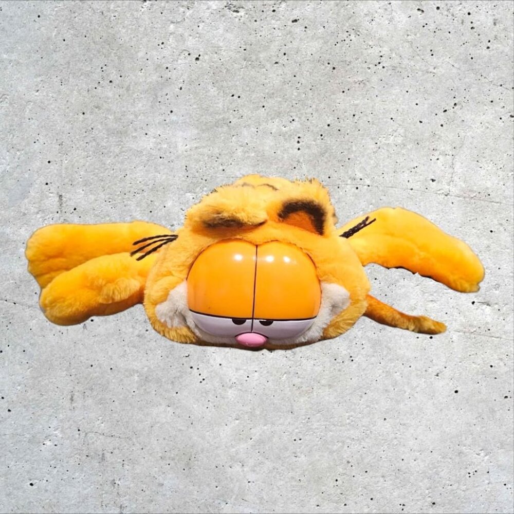 Vintage Licensed Garfield Laying Flat Plush